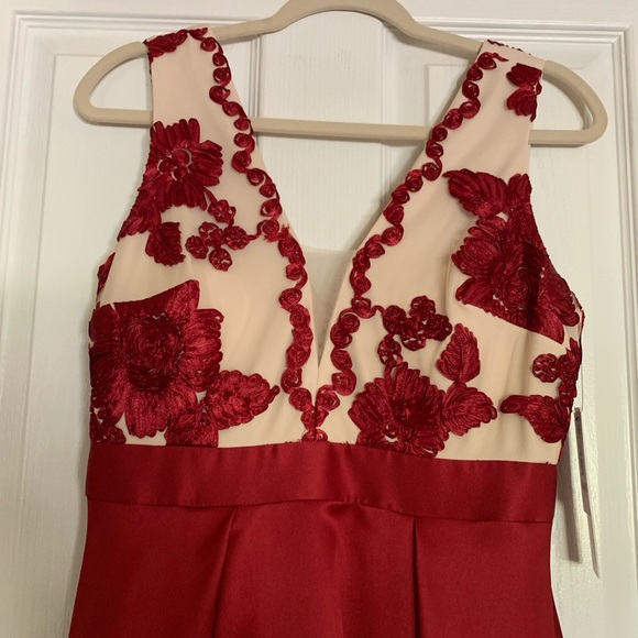 Nicole Miller Hi Low Gown - Picture 5 of 7